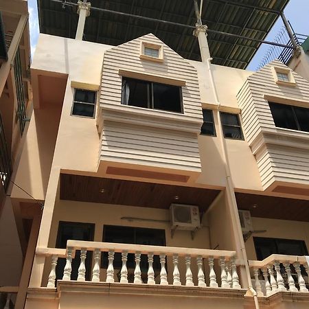 Guestpat Casabella Pattaya Exterior foto